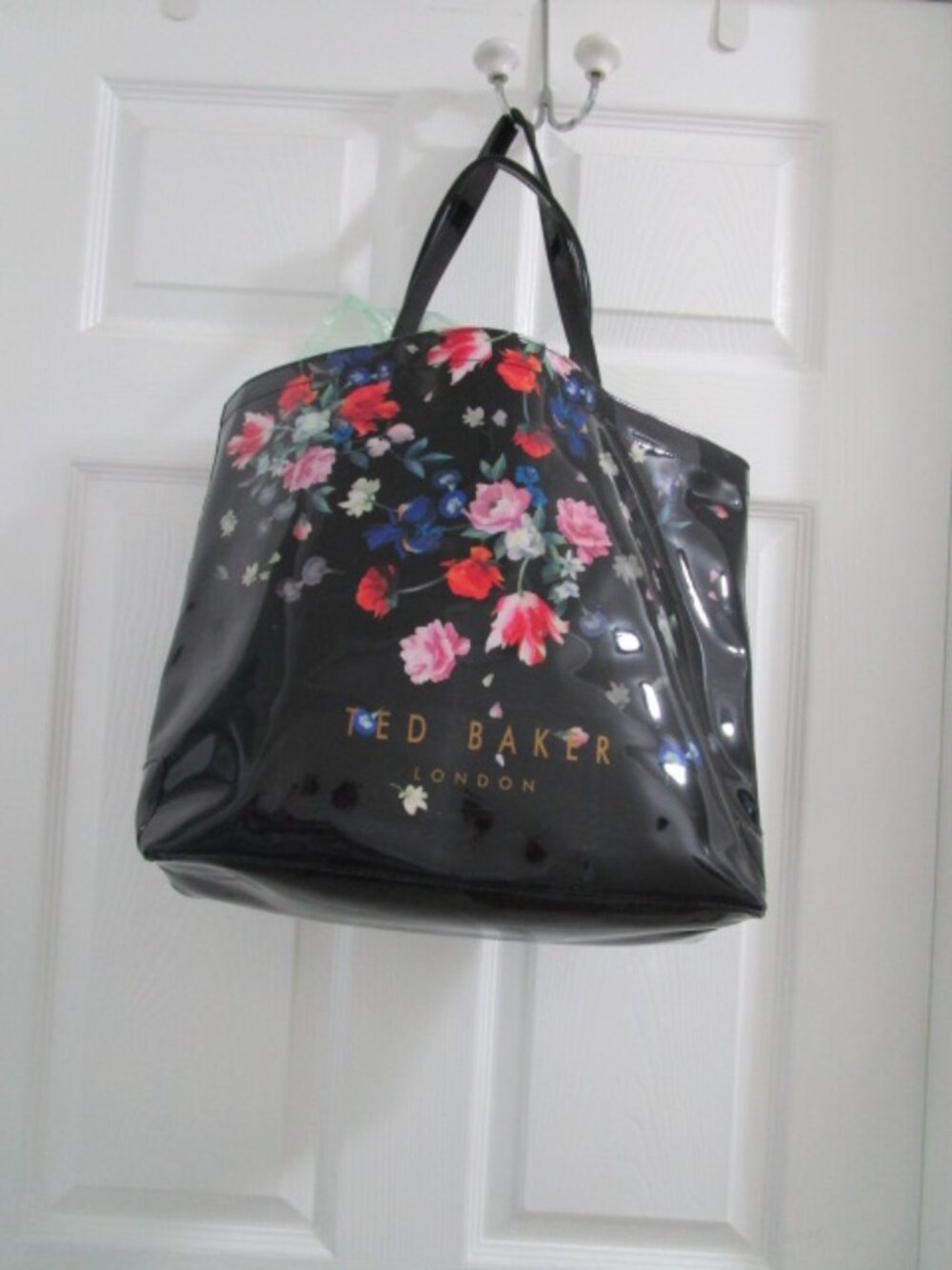 TED BAKER LONDON "Sandalwood" TOTE Preowned Glossy Black
